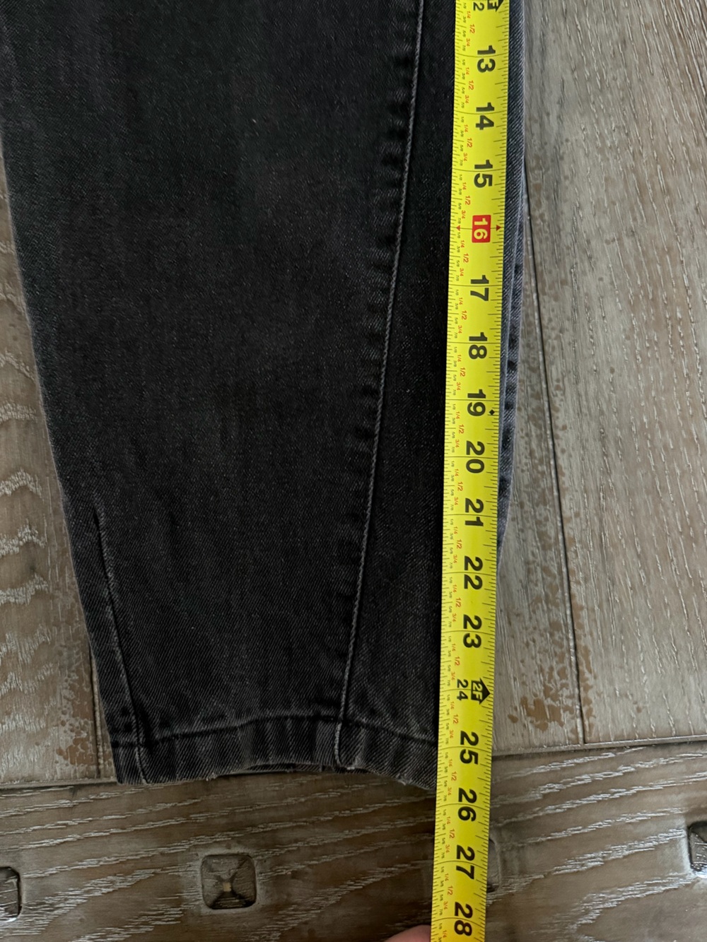 Zara High-Waist Relaxed Black Barrel Jeans - Picture 11 of 12